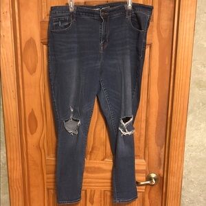 Old Navy Rockstar Mid-Rise Distressed Straight Jeans Size 18 Reg 27” Inseam Blue